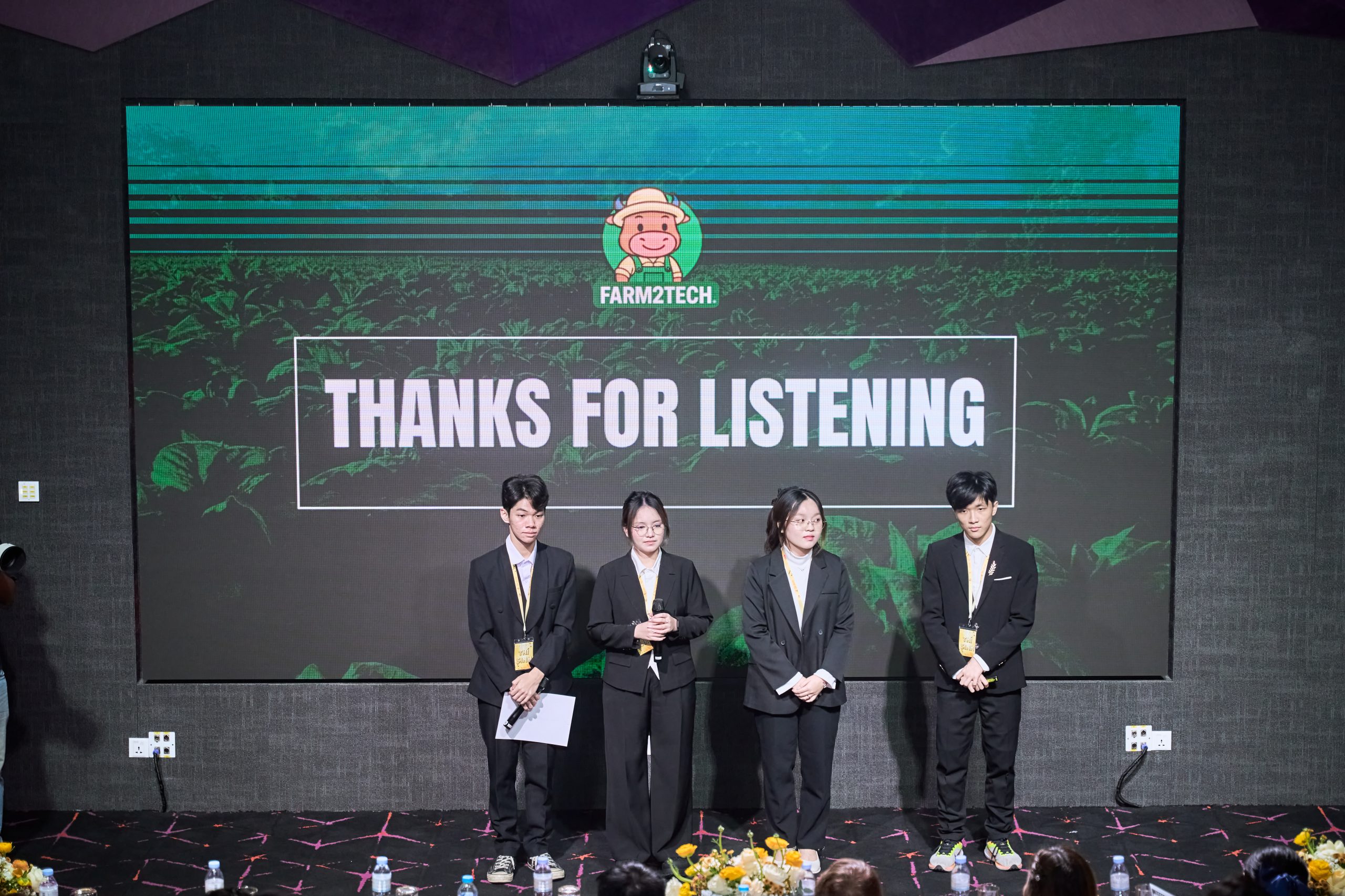 Read more about the article [ĐẤU TRƯỜNG KHỞI NGHIỆP 2025] BLOCKCHAIN “CHÀO SÂN” NÔNG NGHIỆP: FARM2TECH VÀ CÚ HÍCH ĐỘT PHÁ ĐẾN TỪ CÁC CHIẾN BINH THPT FPT QUY NHƠN