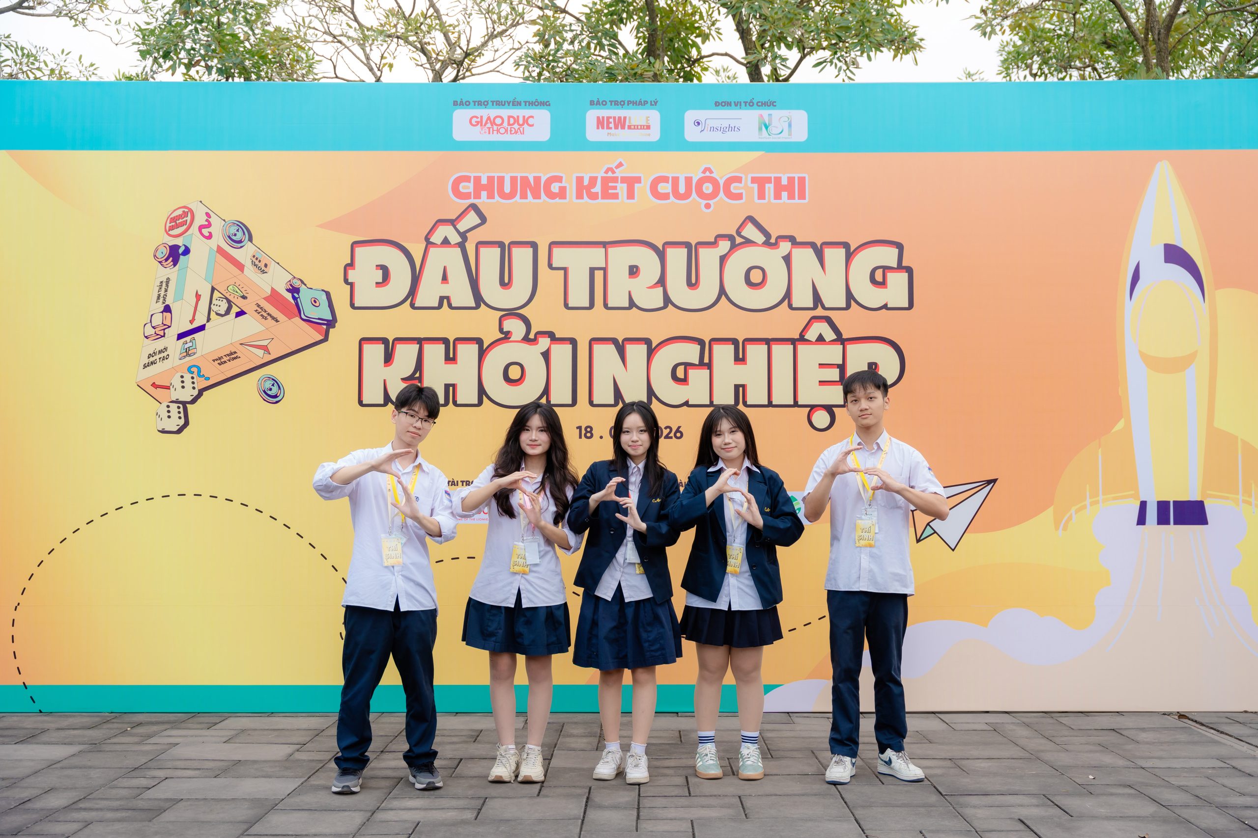 Read more about the article [ĐẤU TRƯỜNG KHỞI NGHIỆP 2025] SOULFIT: KHI GEN Z “ĐÁNH THỨC” NHỮNG MÓN ĐỒ CŨ, CHIẾN THẮNG TUYỆT ĐỐI VỚI NGÔI VỊ QUÁN QUÂN